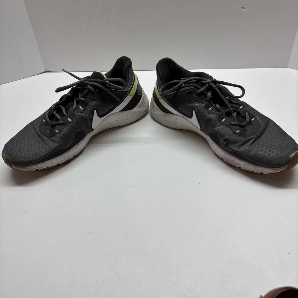 Nike LEGEND ESSENTIAL 2 Mens Black White Silver CQ9356-016‎ Size 11.5US
